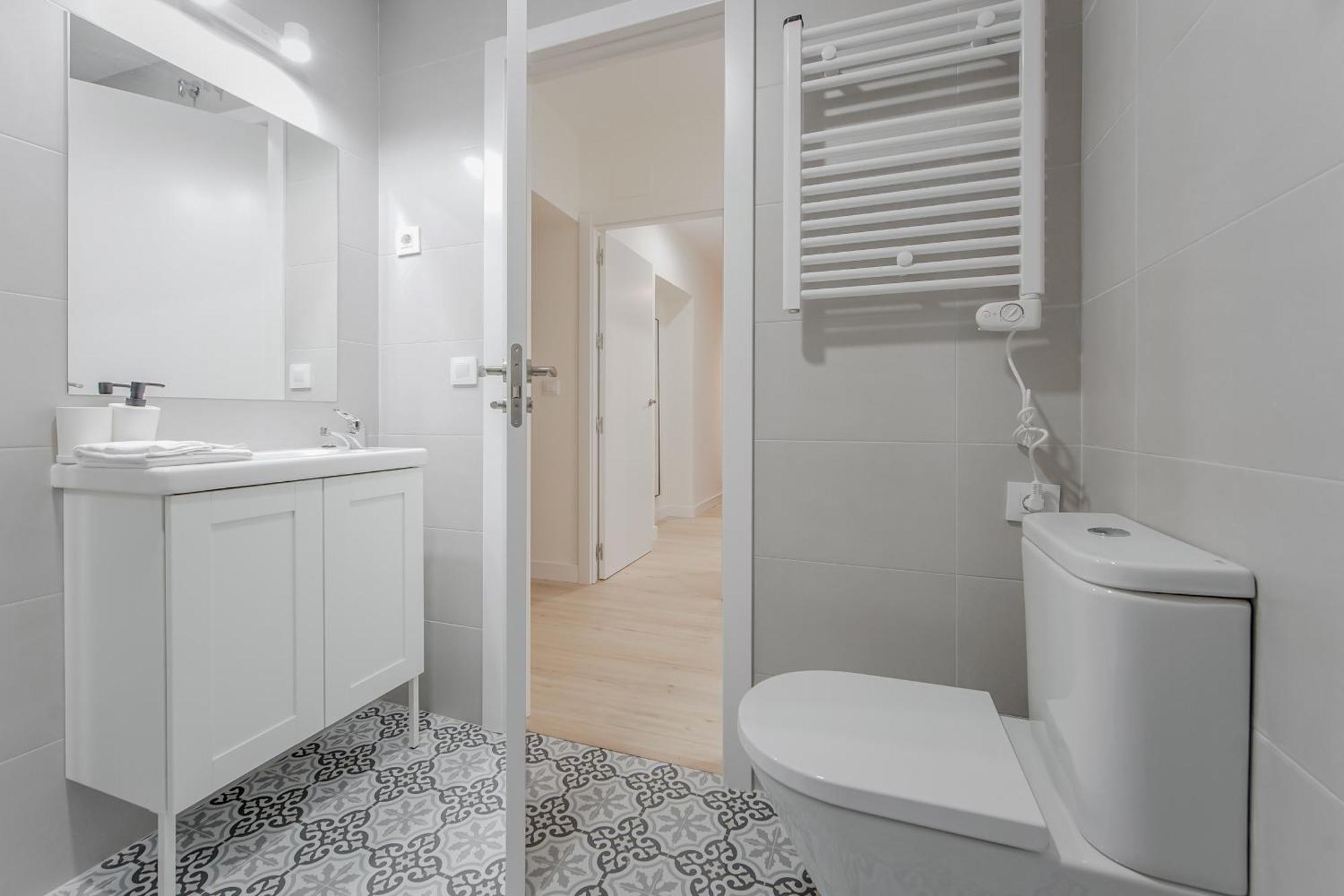 Modern Apt Para 6Pax En La Plaza De Tirso-Centro E1 Madrid Kültér fotó