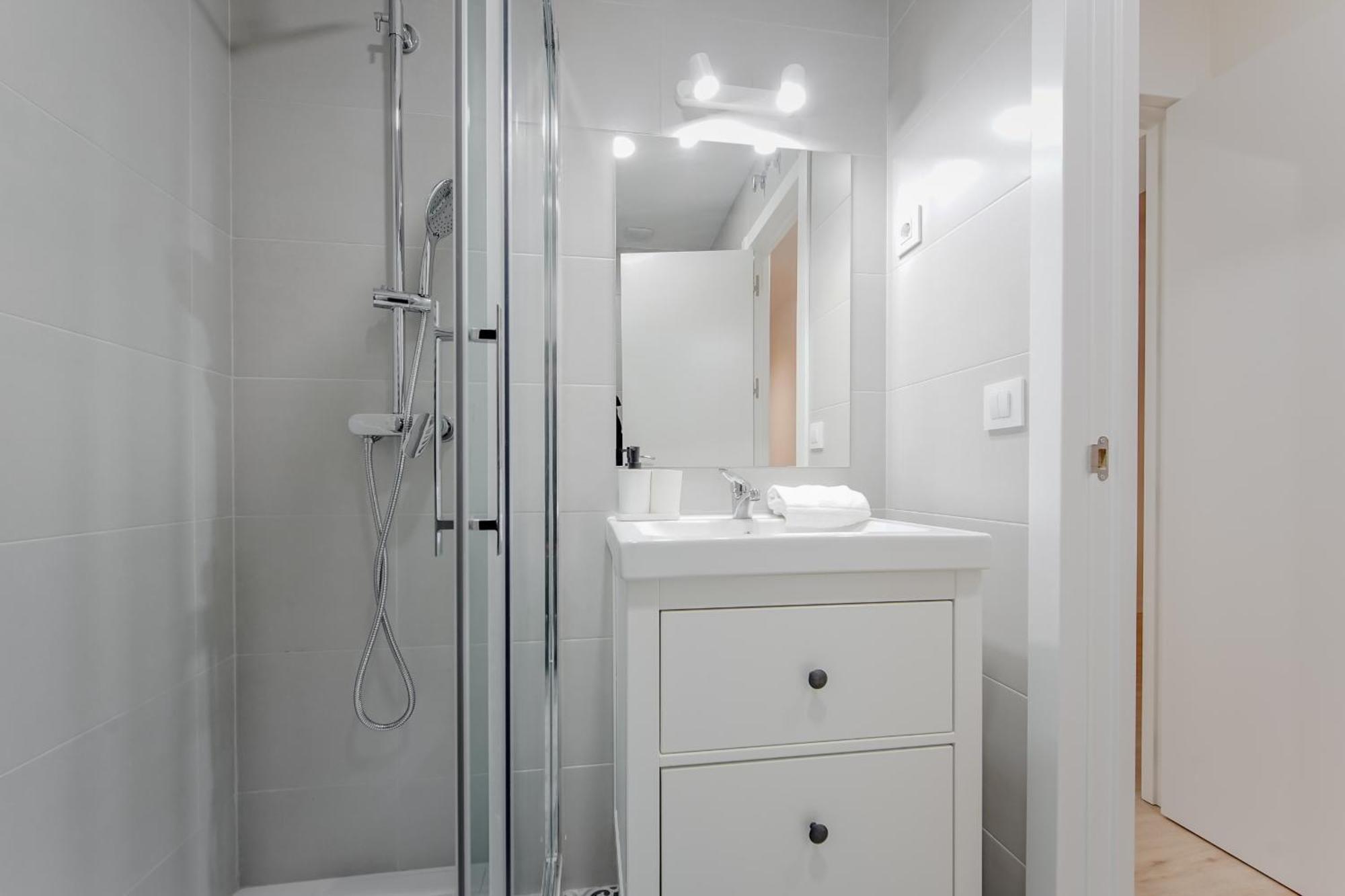 Modern Apt Para 6Pax En La Plaza De Tirso-Centro E1 Madrid Kültér fotó