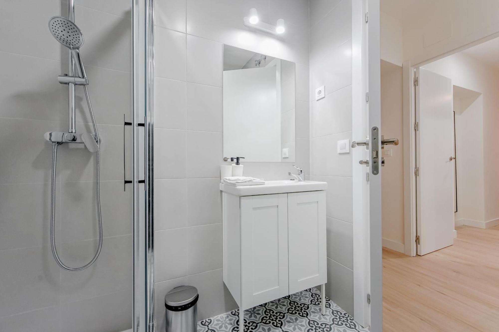 Modern Apt Para 6Pax En La Plaza De Tirso-Centro E1 Madrid Kültér fotó